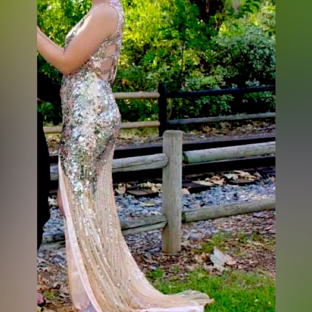 Gold sequence dress. Size 6